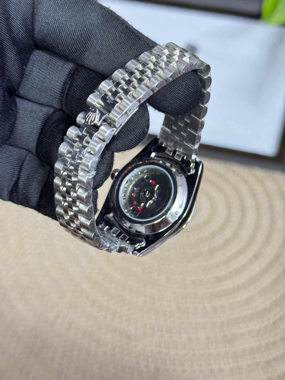 ساعة Rolex Datejust Men’s Watch شروط من الداخل سيلفر_مينا اسود وازرق واخضر وسيلفر _ ظهر شفاف