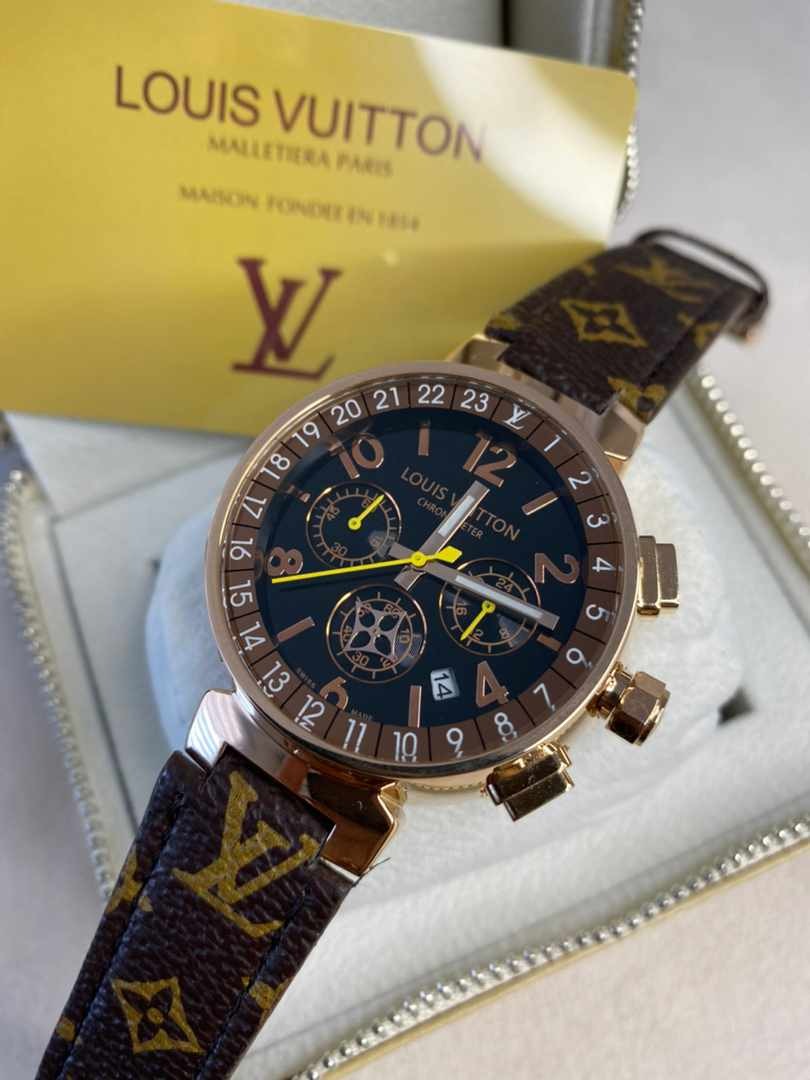 ساعة Louis Vuitton Women’s Leather Watch عدادت شغالة