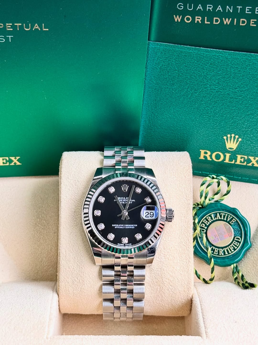 ساعة Rolex Datejust Men’s Watch سحاب ظهر شفاف لون سيلفر ميناء اسود فصوص