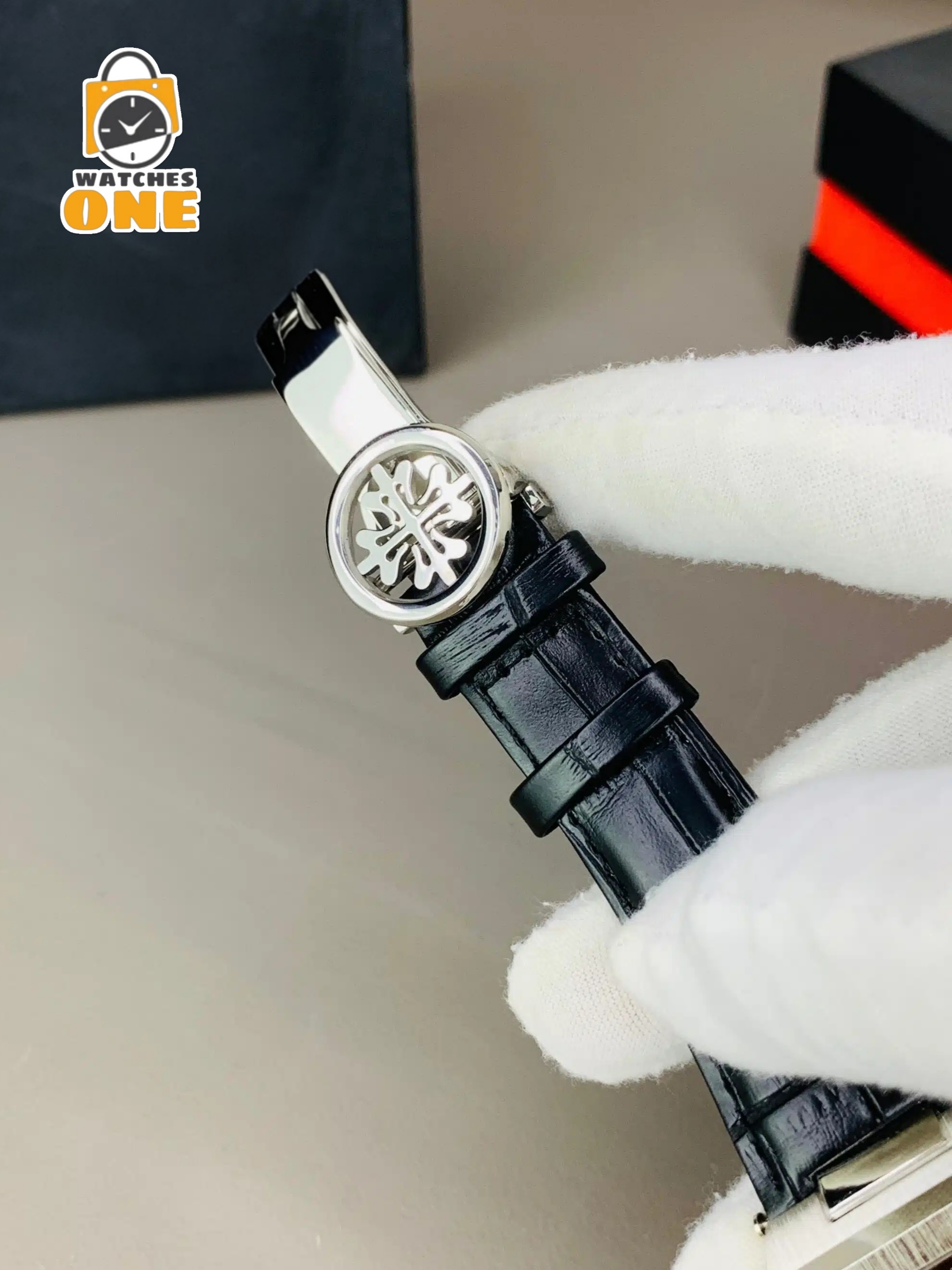 ساعة Patek Philippe Square Leather Watch – Black Dial with Date
