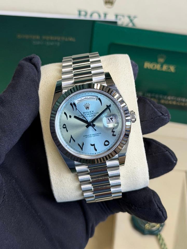 ساعة Rolex Day-Date Arabic Numerals – Baby Blue Dial بها 2 نتيجة اطار شروط