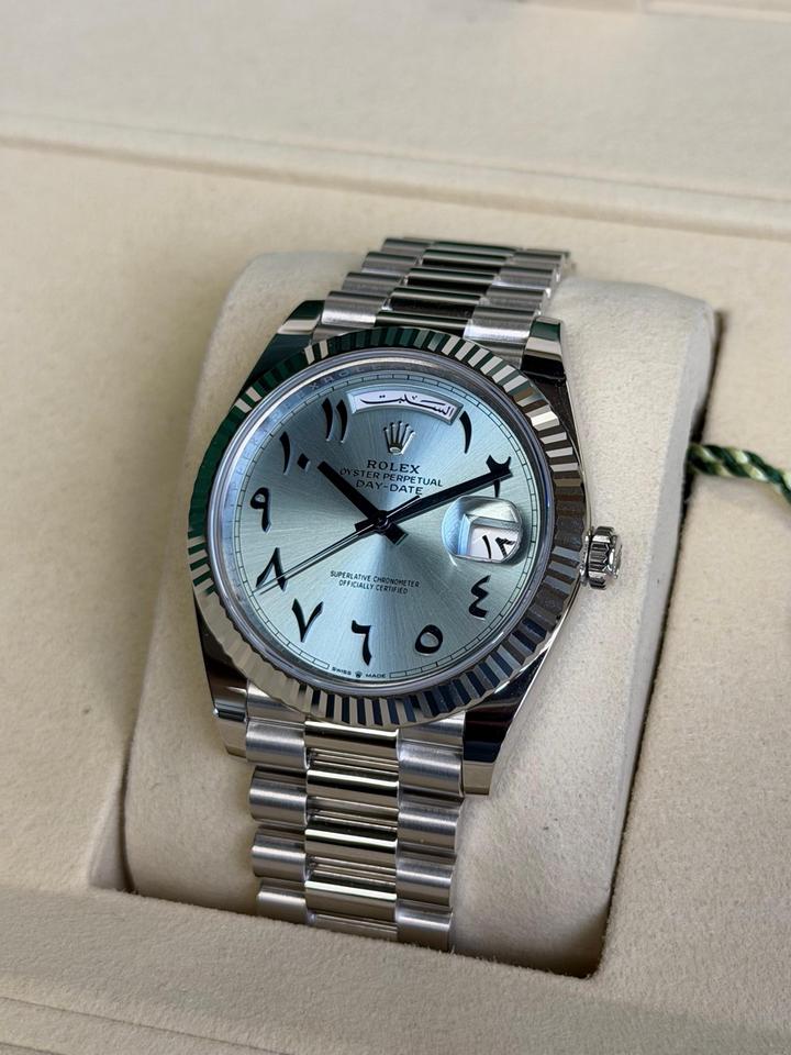 ساعة Rolex Day-Date Arabic Numerals – Baby Blue Dial بها 2 نتيجة اطار شروط