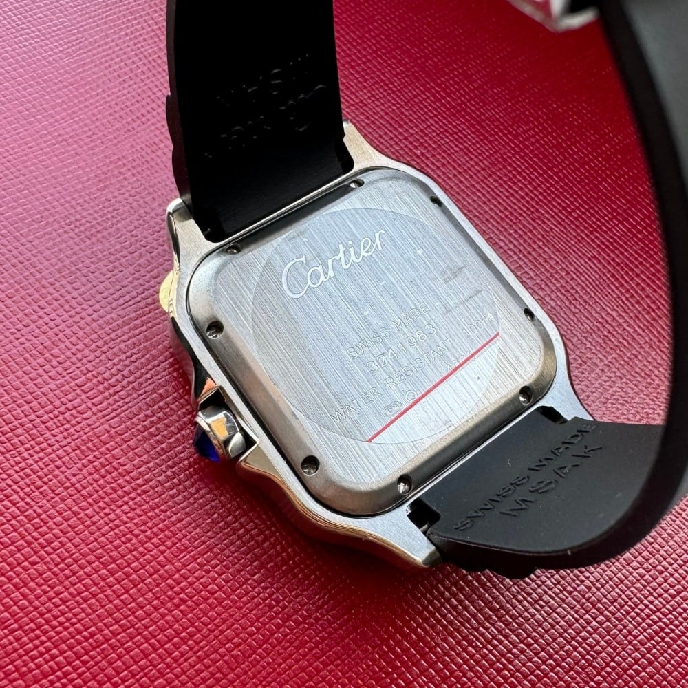 ساعة Cartier Santos Rubber Strap Watch –  with Date لون اسود ميناء اسود و ابيض 